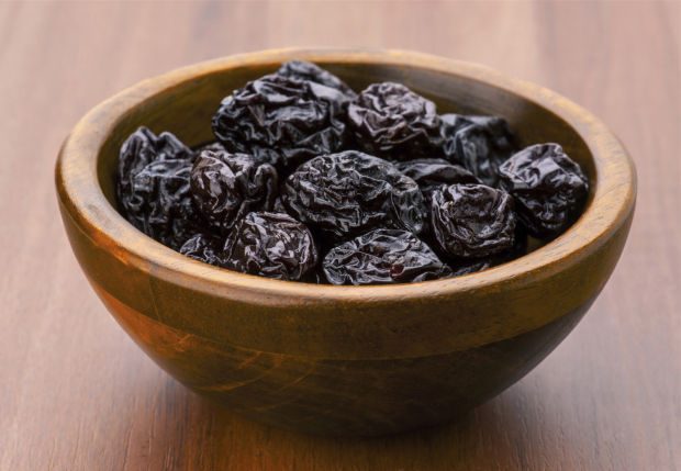 5 Reasons that you need to eat prunes