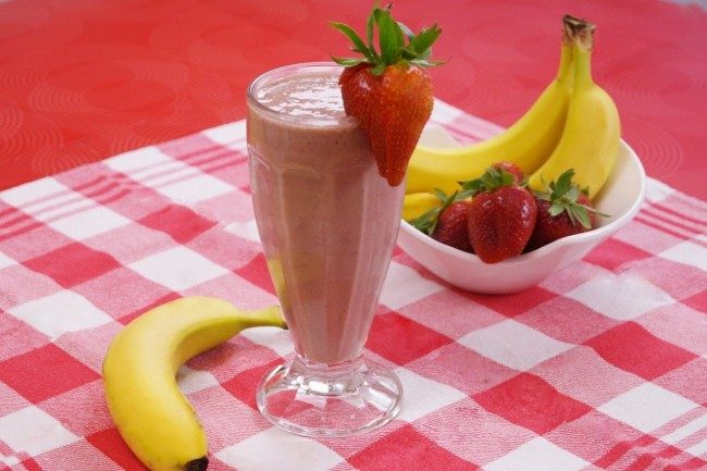 How to make a strawberry smoothie without yogurt