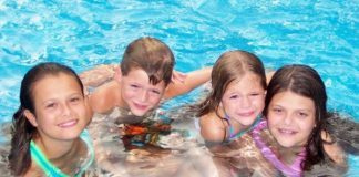 4 Cheap and Easy ways to protect yourself from the chlorine in your pool